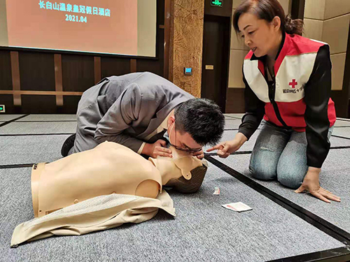 “護航長白山旅游服務(wù),獻禮建黨百年”救護培訓活動